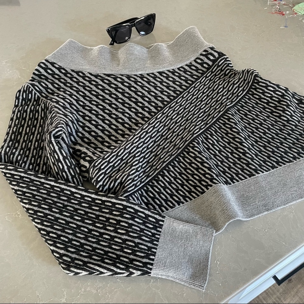 NWT BURBERRY gray black cable knit one shoulder asymmetrical sweater size XL - Picture 15 of 15